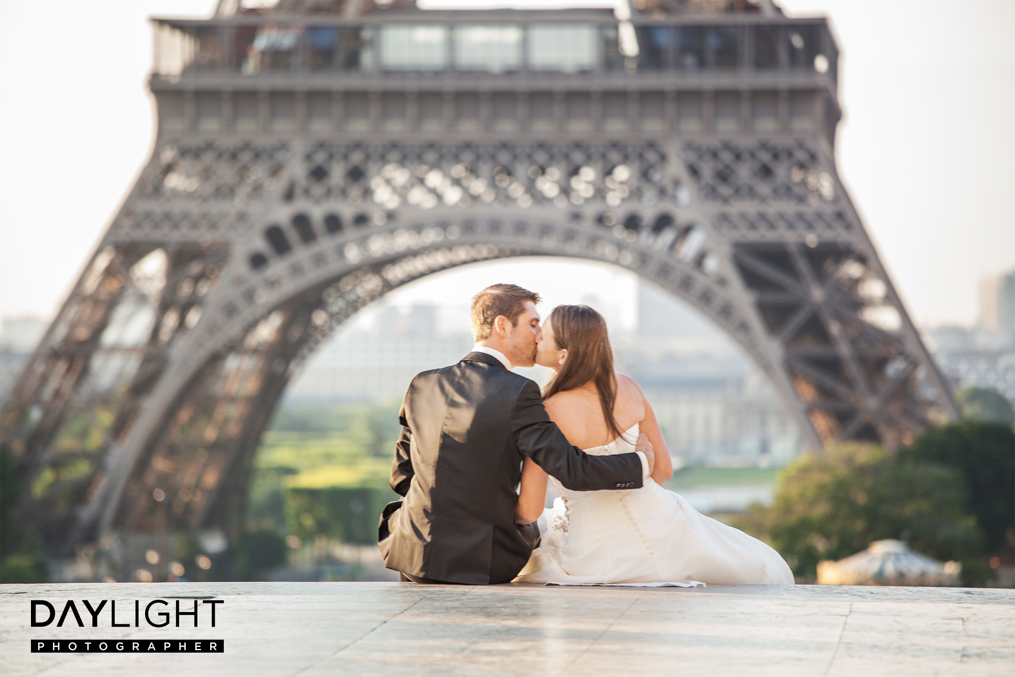 hochzeitsfotograf paris Frisch verheiratet gehts zum Hochzeits Fotoshooting nach Paris