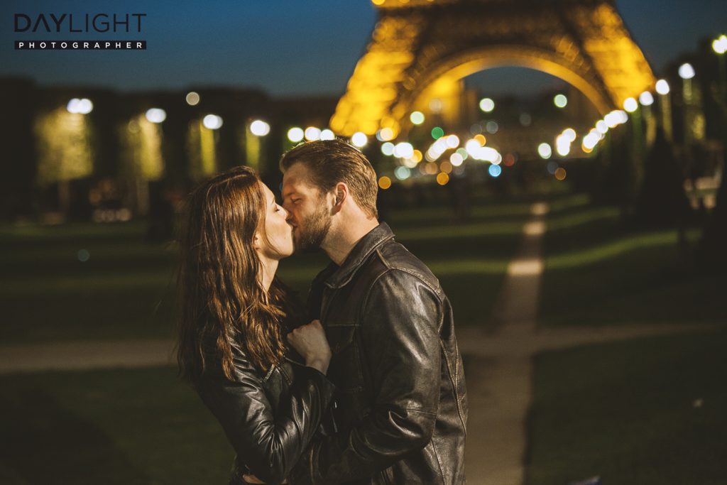 fotograf paris nachtfotoshooting eiffelturm daylight 1024x683 Die Nacht der Liebe am Eiffelturm in Paris